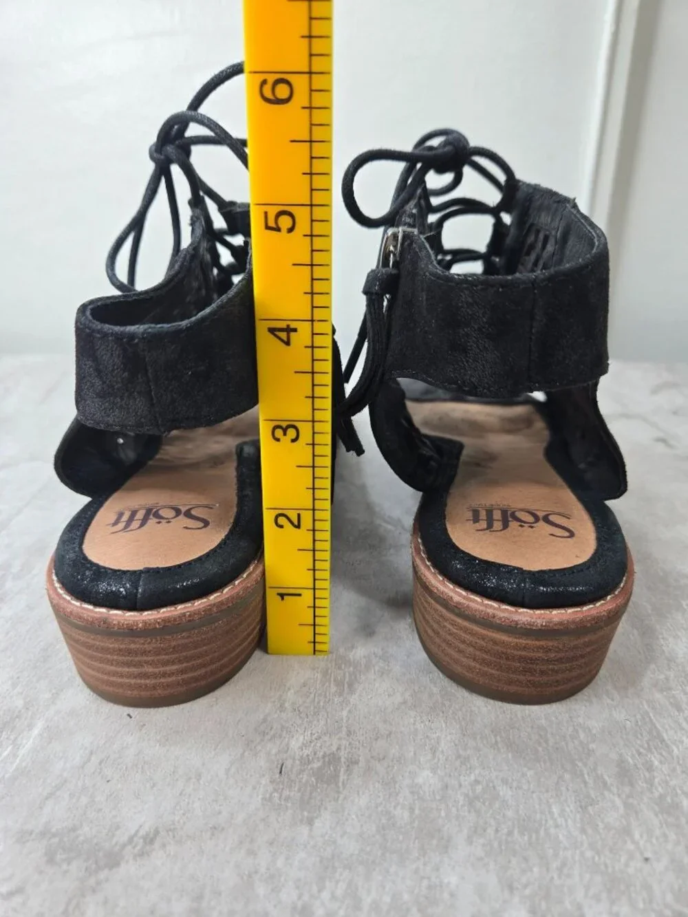 Sofft Boho Lace Sandals 9.5 Metallic Black Leather Flat Strappy Indie Gladiator